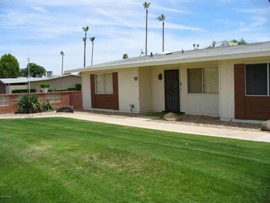 10881 W Santa fe Dr unit 17, Sun City, AZ 85351 - photo 4