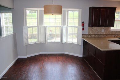 31 Choctaw Ridge Rd, Branchburg, NJ 08876 - photo 4