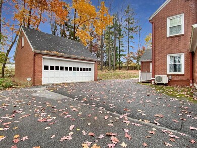 533 Elknud Ln, Johnstown, PA 15905 - photo 4