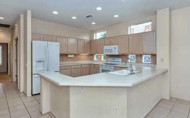 14221 W Va Tercero-large-018-022-Kitchen