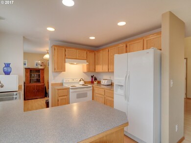 214 Hauser Ct, Molalla, OR 97038 - photo 6