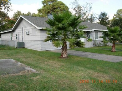 2521 1st St, Bay City, TX 77414 - photo 3