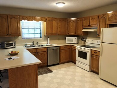 248 Edgewood Cir, Douglas, GA 31533 - photo 5