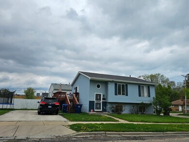 1802 11th St, Waukegan, IL 60085 - photo 2