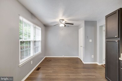 7567 Kimberton Ct, Manassas, VA 20111 - photo 6