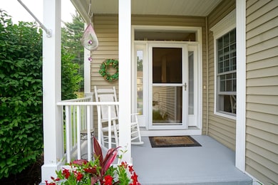 10 Concord Coach Ln, Litchfield, NH 03052 - photo 2