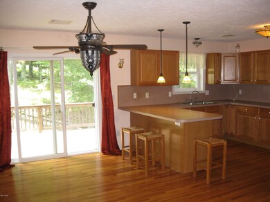 233 Locust Dr, Milford, PA 18337 - photo 7