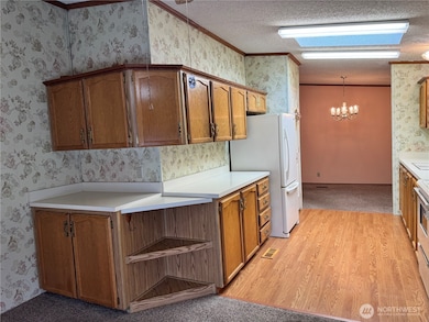 2388 Sparrow Loop unit 155, Kelso, WA 98626 - photo 7