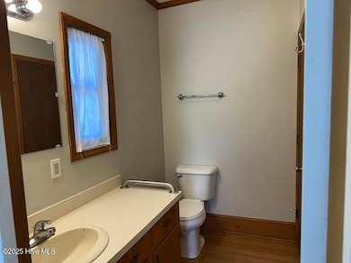 211 Pamlico St unit C, Belhaven, NC 27810 - photo 3