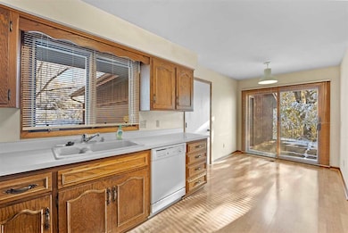 5683 Vineyard Rd, Fitchburg, WI 53575 - photo 7