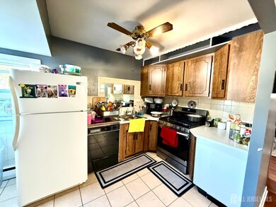 208 Julius St, Iselin, NJ 08830 - photo 5