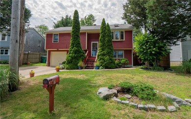 124 King Phillip St, Portsmouth, RI 02871 - photo 2