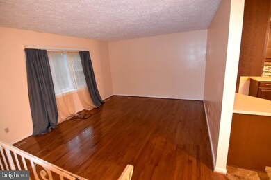 37085 W Spicer Dr, Mechanicsville, MD 20659 - photo 3