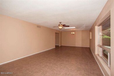 3 Living Rooom