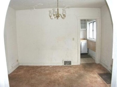 113 S Elmwood Ave, Waukegan, IL 60085 - photo 5