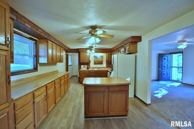 16114 N Regency Park Place, Chillicothe, IL 61523 - photo 6