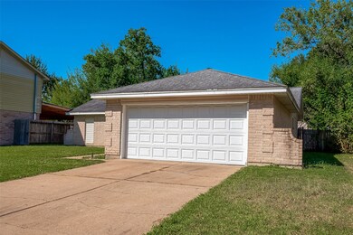 7615 Wovenwood Ln, Houston, TX 77041 - photo 4