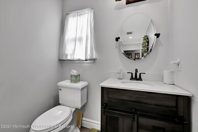 06-Main Bath