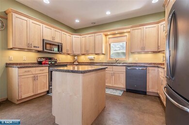 902 SW 4th St, Grand Rapids, MN 55744 - photo 6