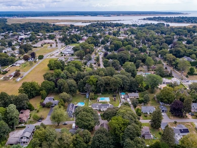 21 Cottage Place, Old Saybrook, CT 06475 - photo 4