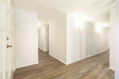 2913 Landershire Ln, Garland, TX 75044 - photo 4