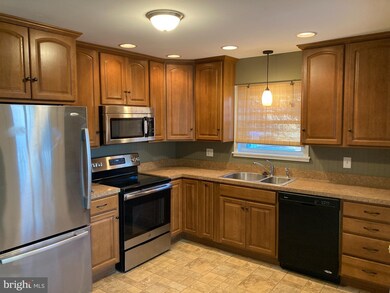 402 W Queen St, Chambersburg, PA 17201 - photo 4