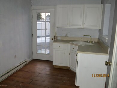 1621 Hawthorne St, Scranton, PA 18504 - photo 3
