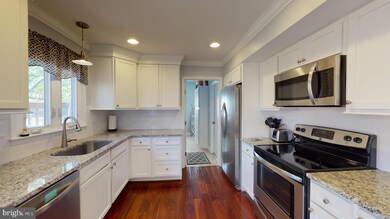 13410 Yorktown Dr, Bowie, MD 20715 - photo 4