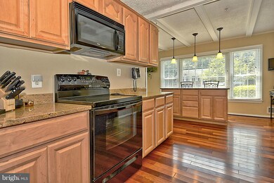 8007 Lake Pleasant Dr, Springfield, VA 22153 - photo 5