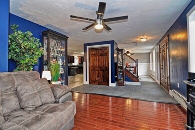 82 Bumble Bee Cir, Shrewsbury, MA 01545 - photo 4