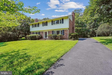 12109 Stirrup Rd, Reston, VA 20191 - photo 3