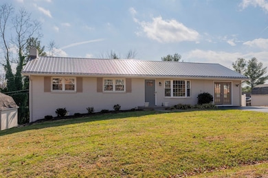 230 Montgomery St NE, Christiansburg, VA 24073 - photo 3