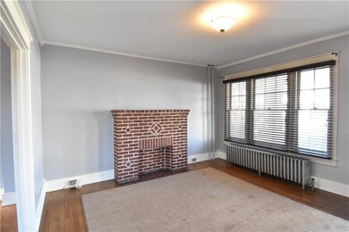 Family/Living Rm with area rug over hardwood floor