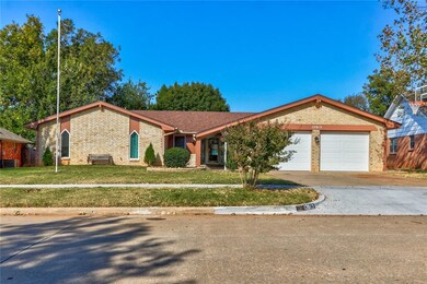 12013 Camelot Dr, Oklahoma City, OK 73120 - photo 2