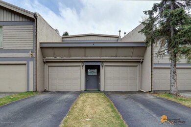 Ext garages w/deck