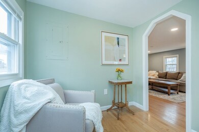 94 Elm St unit B, Amesbury, MA 01913 - photo 3