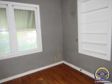 637 SW High Ave, Topeka, KS 66606 - photo 5