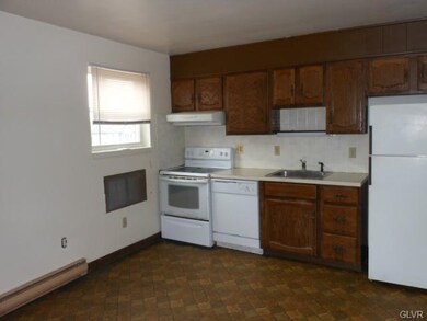 1702 Cedar St, Allentown, PA 18104 - photo 2