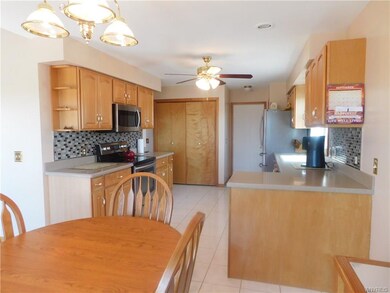 Eat in kitchen with stainless appliances. Ceramic 