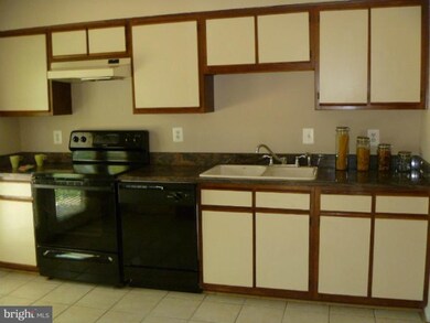 14024B Grumble Jones Ct, Centreville, VA 20121 - photo 6