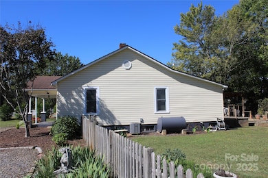 116 Hauss Ridge Rd SE, Valdese, NC 28690 - photo 6