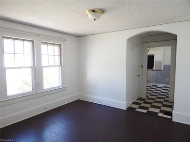 1304 Forrest St, High Point, NC 27262 - photo 4