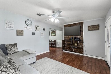 2608 Woodlawn Dr, Ennis, TX 75119 - photo 4