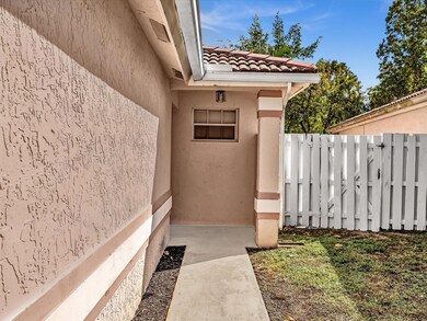 13400 NW 5th Ct, Plantation, FL 33325 - photo 6