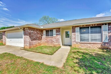 1007 Henrietta St, Fredericksburg, TX 78624 - photo 3