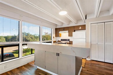 5802 Circulo Dr unit 1, Lago Vista, TX 78645 - photo 4