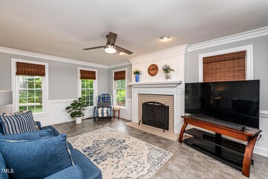 008_Family Room