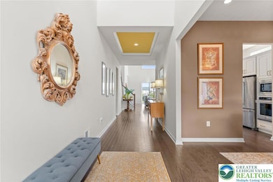 Two Story Foyer, Tray Ceiling