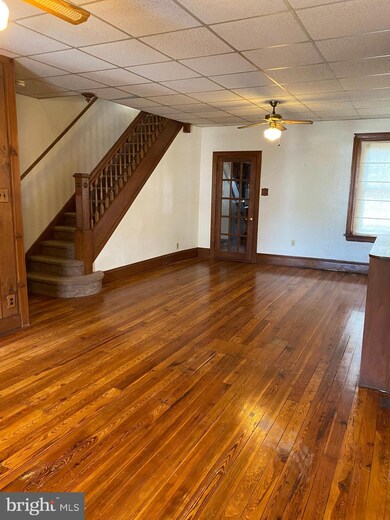 818 W Broad St, Quakertown, PA 18951 - photo 6