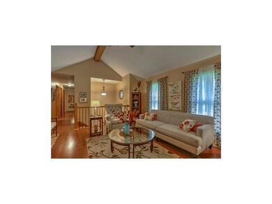 LIVING ROOM, LIGHT AND AIRY